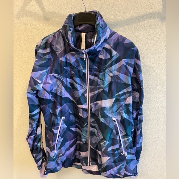 Rare Lululemon Athletica Jacket Sz 10 MSRP $148-Excellent Condition! - Picture 1 of 4